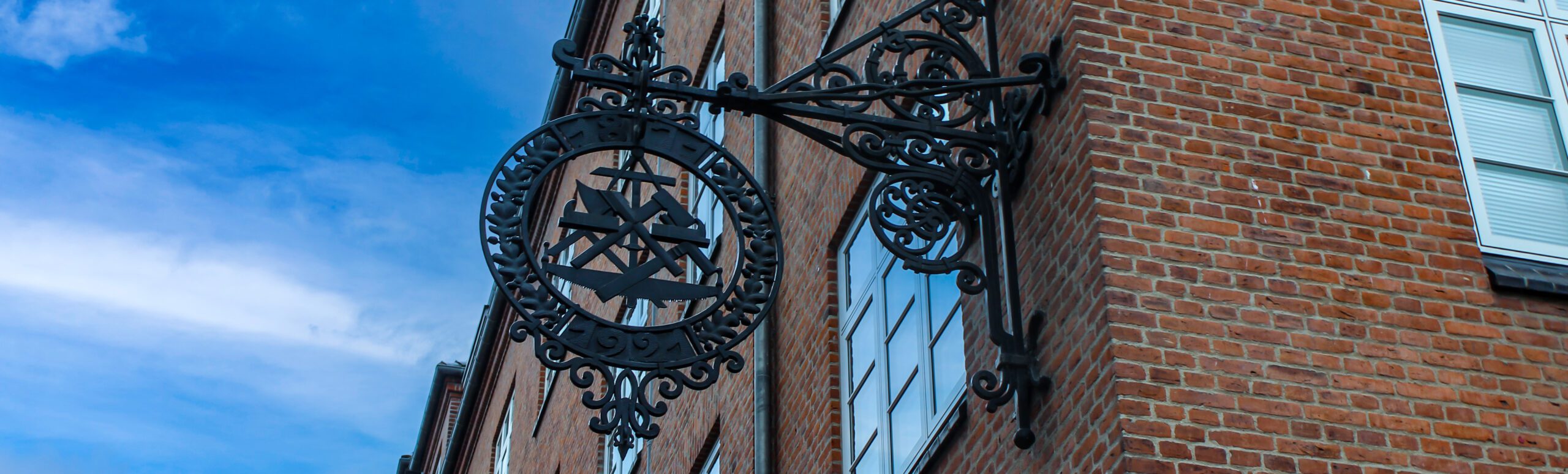 Logo -Fonden Hustømrernes Stiftelse & Enkekasse
